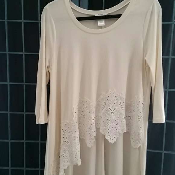 Hi-low cream top - Picture 3 of 4